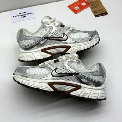 نایک وی فایو آر ان آر کرم قهوه ای NIKE V5 RNR