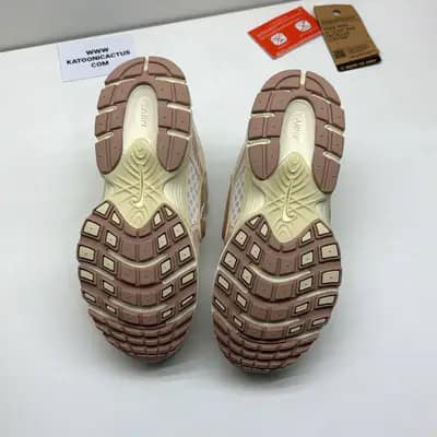 نایک وی فایو آر ان آر صورتی NIKE V5 RNR