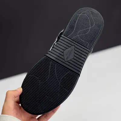 ولنتینو مشکی سفید VALENTINO