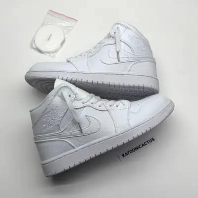 نایک ایر جردن وان ساقدار تریپل وایت NIKE AIR JORDAN 1 HIGH TRIPLE WHITE