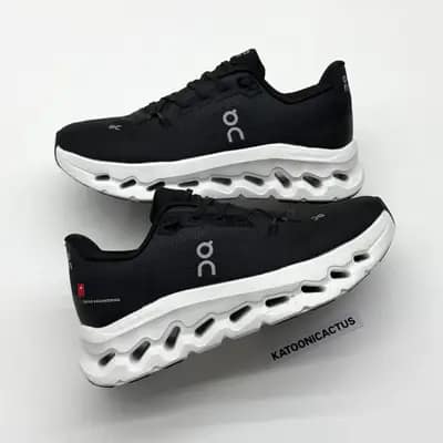 آن کلودتیلت لوئوه مشکی سفید ON CLOUDTILT