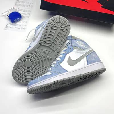 نایک ایر جردن وان ساقدار هایپر رویال سفید آبی NIKE AIR JORDAN 1 HIGH OG HYPER ROYAL