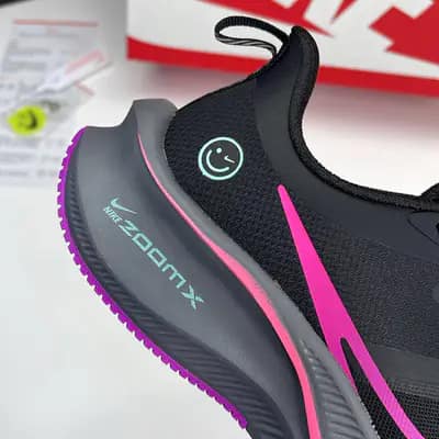 نایک زوم ایکس طرح لبخند مشکی صورتی NIKE ZOOM X