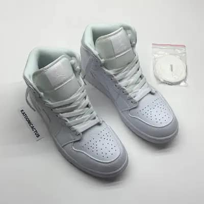 نایک ایر جردن وان ساقدار تریپل وایت NIKE AIR JORDAN 1 HIGH TRIPLE WHITE