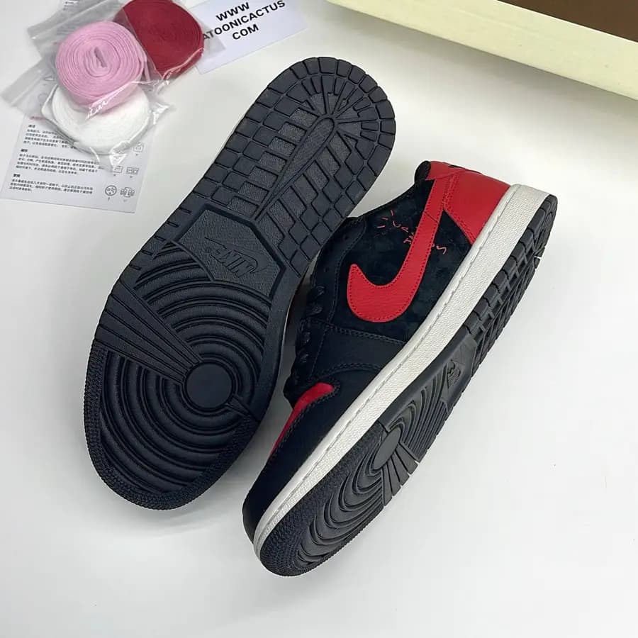 نایک ایر جردن وان لو تراویس اسکات برد مشکی قرمز NIKE AIR JORDAN 1 LOW TRAVIS SCOTT BRED