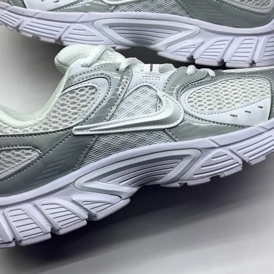 نایک وی فایو آر ان آر سفید نقره ای NIKE V5 RNR