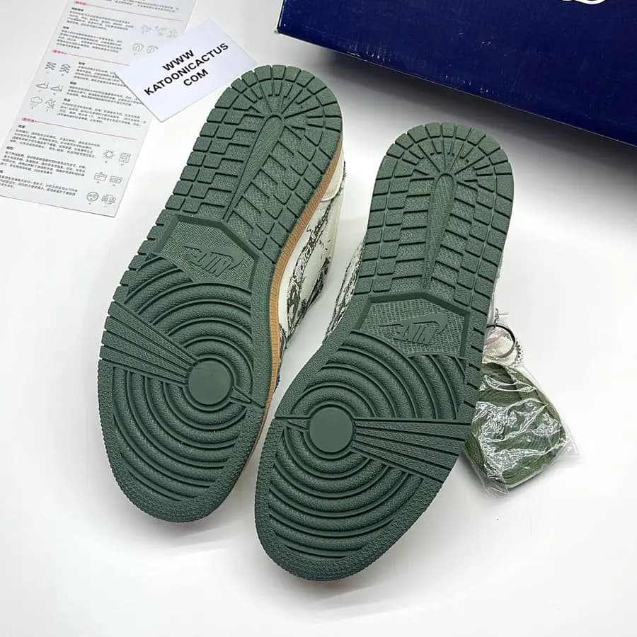 نایک ایر جردن وان لو تراویس اسکات دیور NIKE AIR JORDAN 1 LOW TRAVIS SCOTT x DIOR