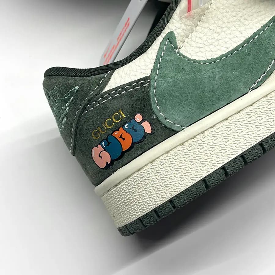 نایک ایر جردن وان لو تراویس اسکات گوچی NIKE AIR JORDAN 1 LOW TRAVIS SCOTT x GUCCI