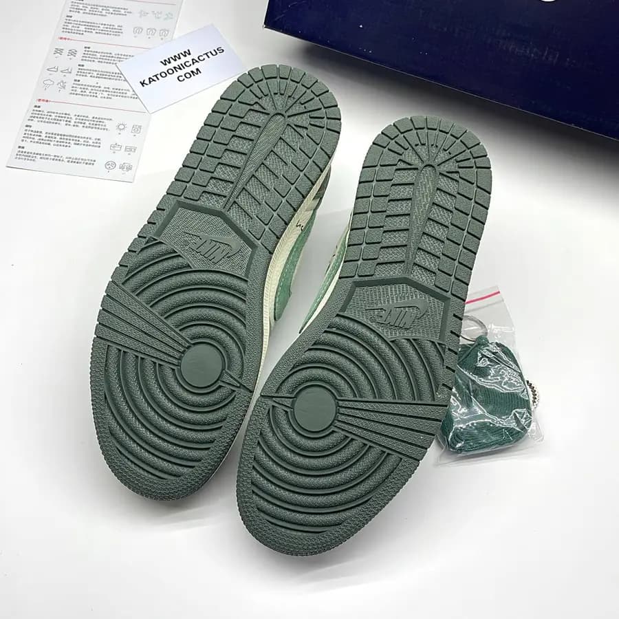 نایک ایر جردن وان لو تراویس اسکات گوچی NIKE AIR JORDAN 1 LOW TRAVIS SCOTT x GUCCI