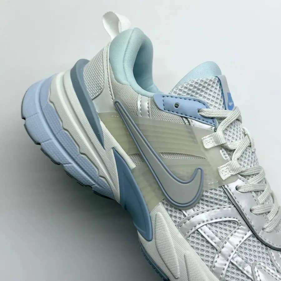 نایک وی تو کی سفید آبی NIKE V2K
