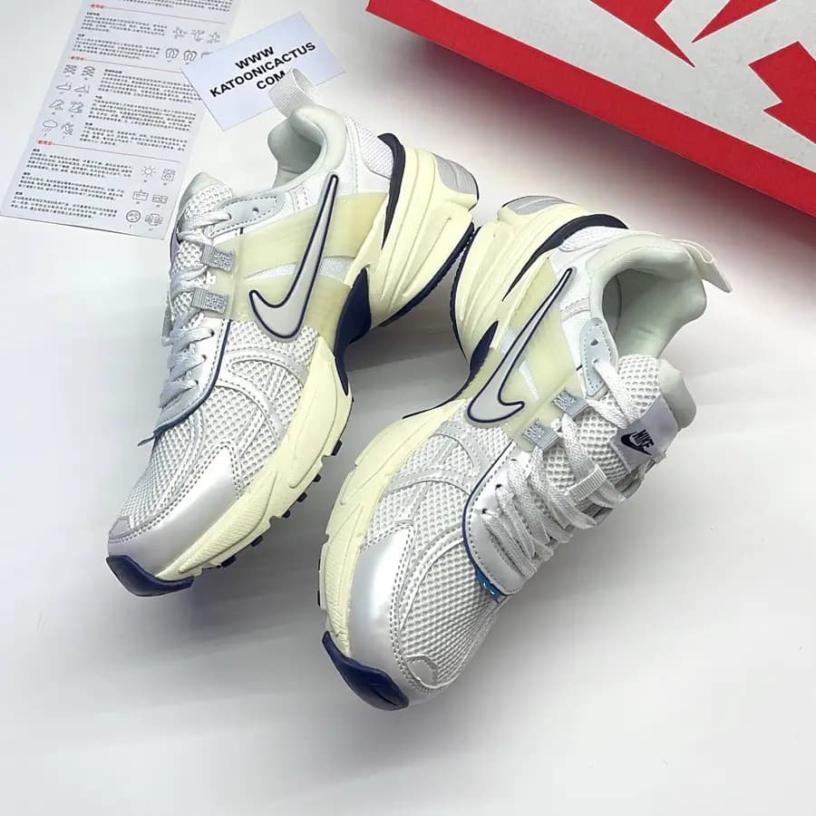 نایک وی تو کی سفید سورمه ای NIKE V2K