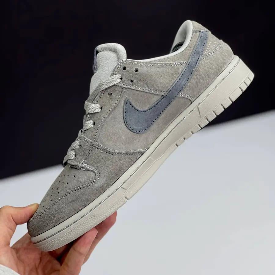 نایک اس بی دانک لو ریگنینگ چمپ طوسی تیره NIKE SB DUNK LOW REIGNING CHAMP