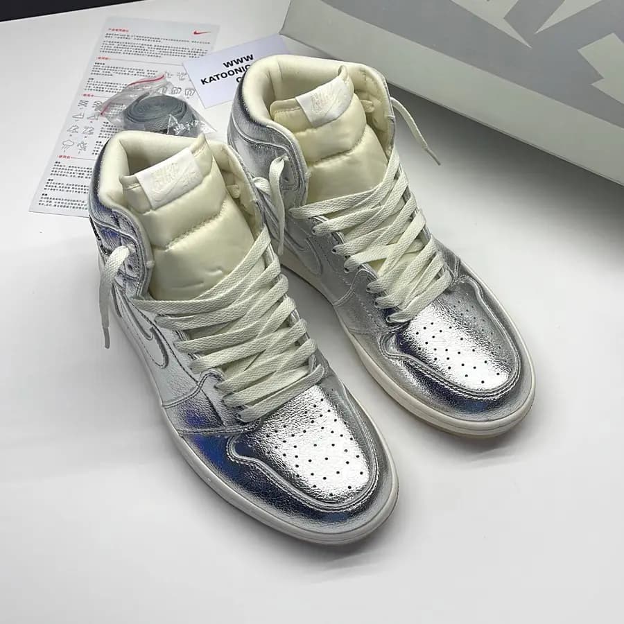 نایک ایر جردن وان ساقدار کروم NIKE AIR JORDAN 1 HIGH OG CHROOM