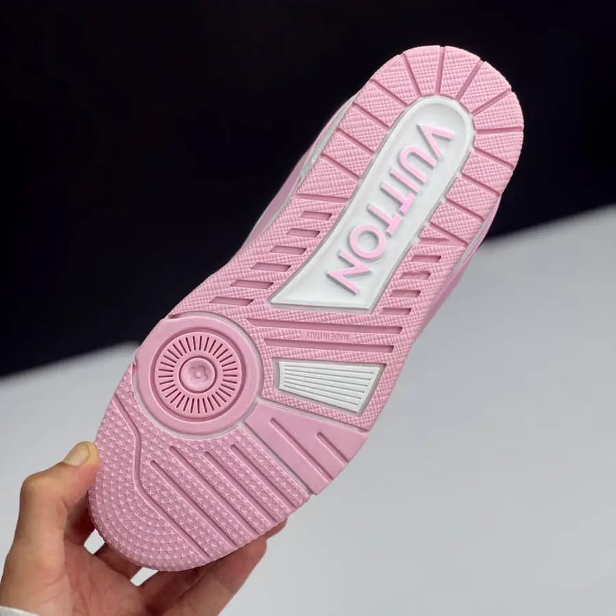 لویی ویتون ترینر سفید صورتی LOUIS VUITTON TRAINER