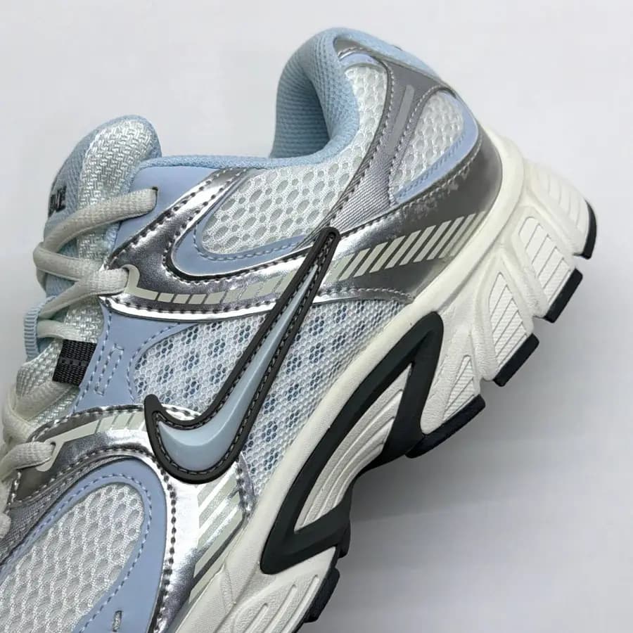 نایک وی فایو آر ان آر سفید آبی NIKE V5 RNR