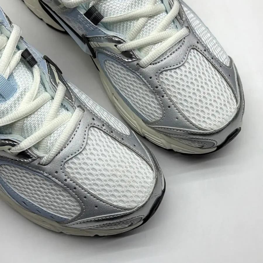 نایک وی فایو آر ان آر سفید آبی NIKE V5 RNR