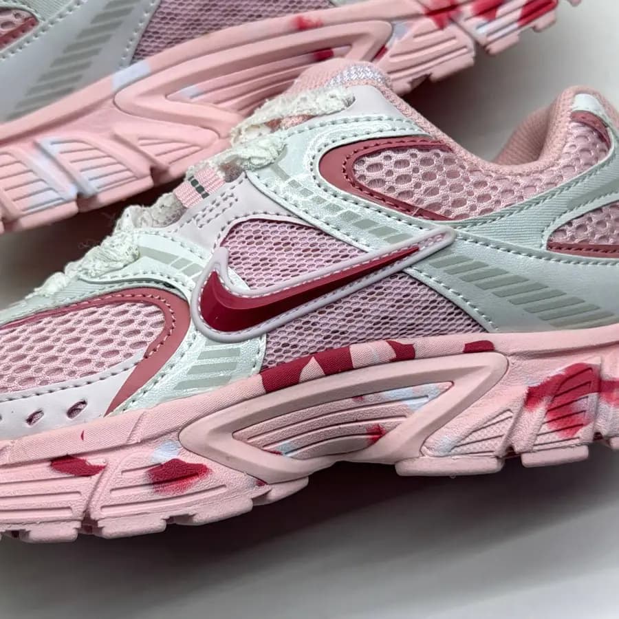 نایک وی فایو آر ان آر صورتی NIKE V5 RNR