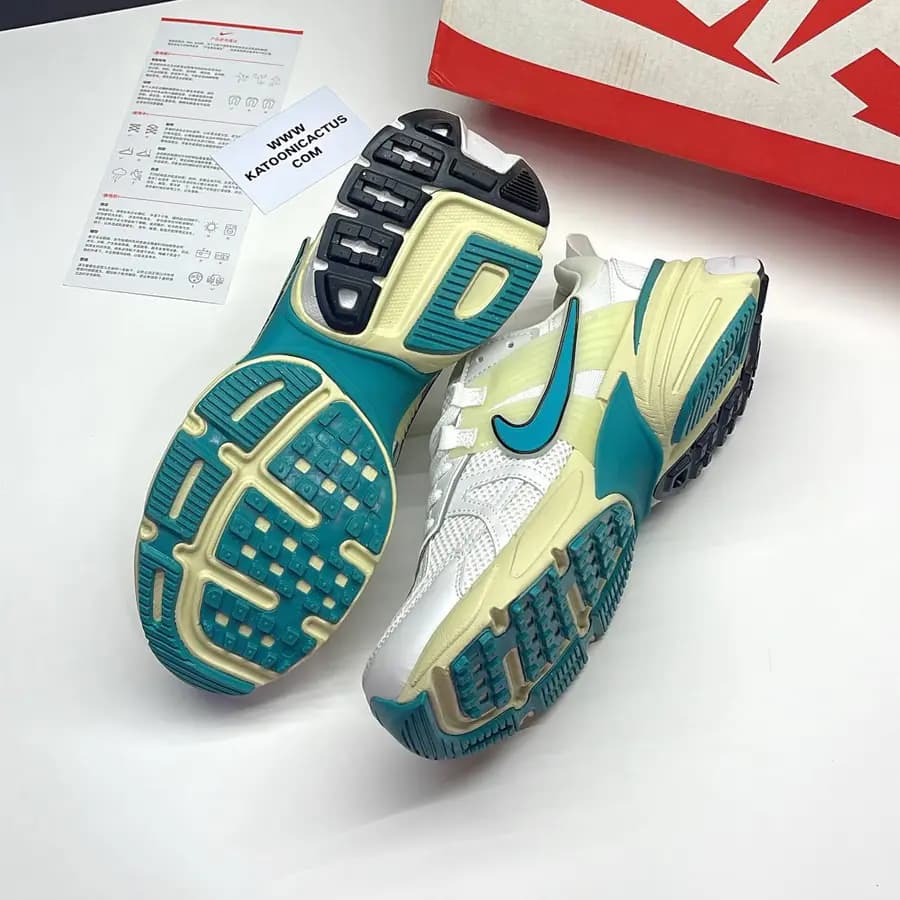 نایک وی تو کی سفید سبز NIKE V2K