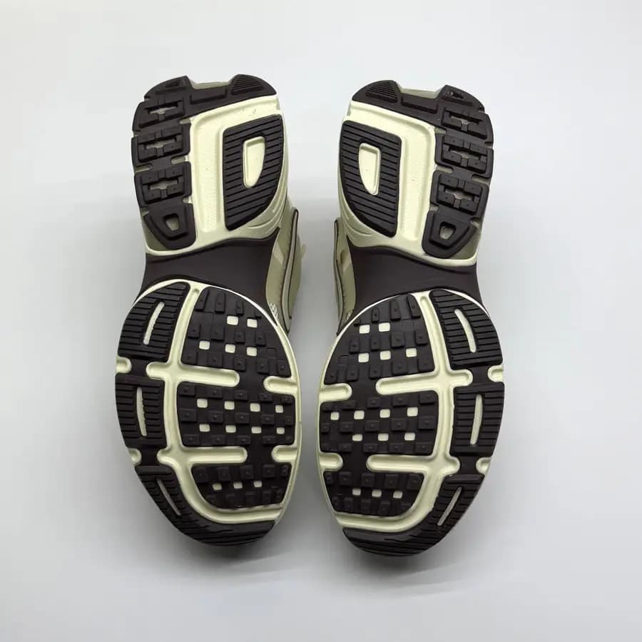 نایک وی تو کی کرم قهوه ای NIKE V2K