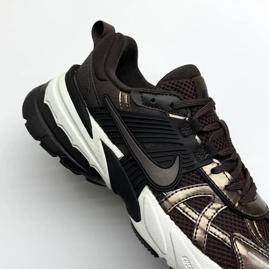 نایک وی تو کی قهوه ای NIKE V2K