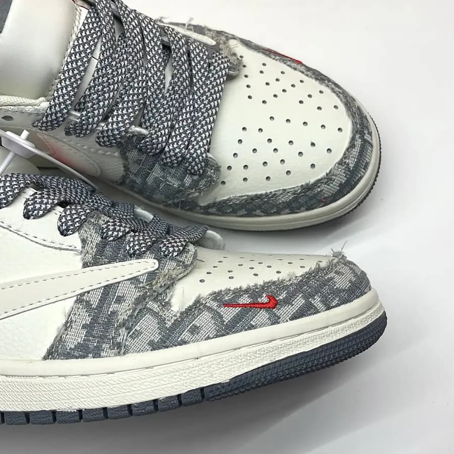 نایک ایر جردن وان لو تراویس اسکات دیور NIKE AIR JORDAN 1 LOW TRAVIS SCOTT DIOR