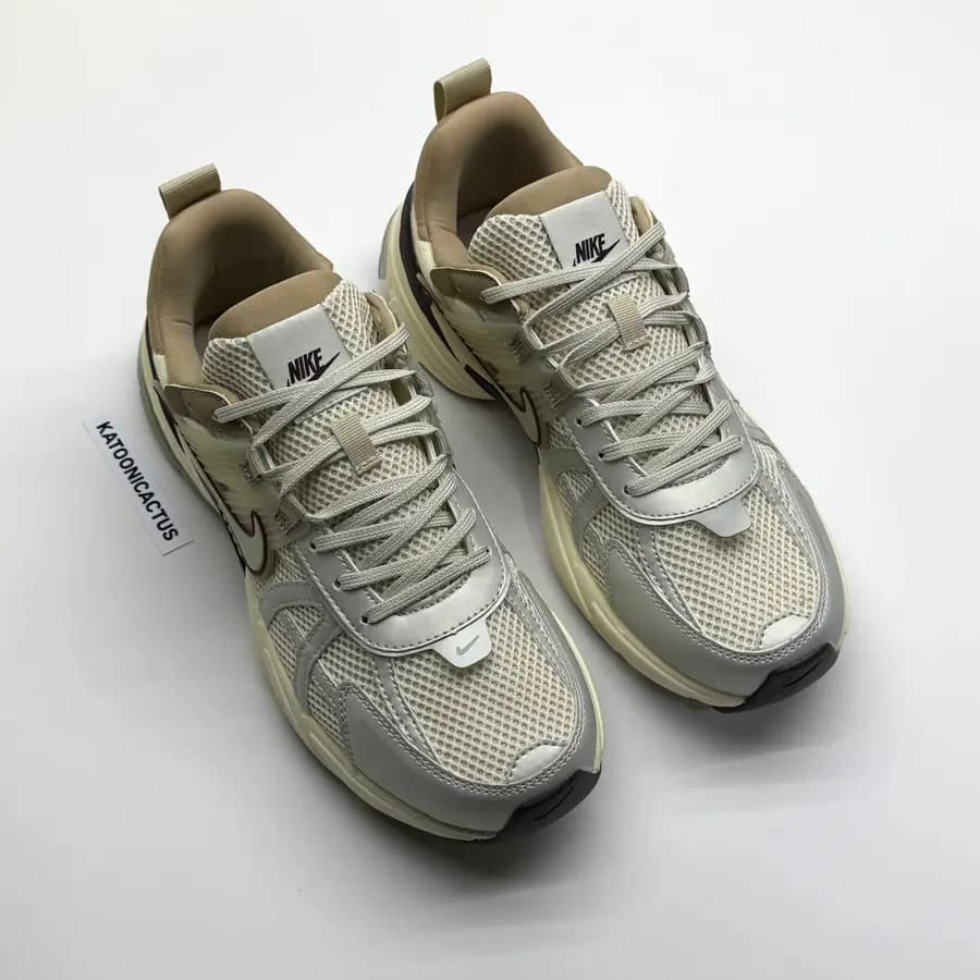 نایک وی تو کی کرم قهوه ای NIKE V2K
